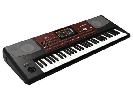Korg PA700 - Синтезатор